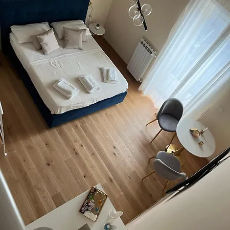 Alesuite * Nápoles
